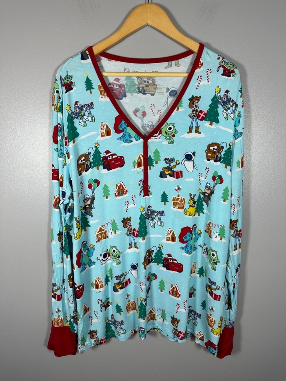Little Sleepies Disney Pixar Christmas Village Women’s Pajama Top Size 3XL NWOT